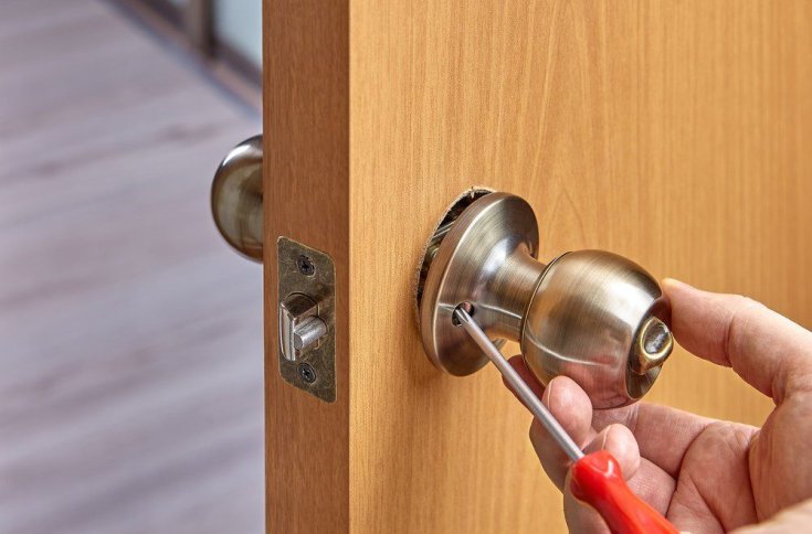 Do Locksmiths Install Door Knobs? An Ultimate Guide