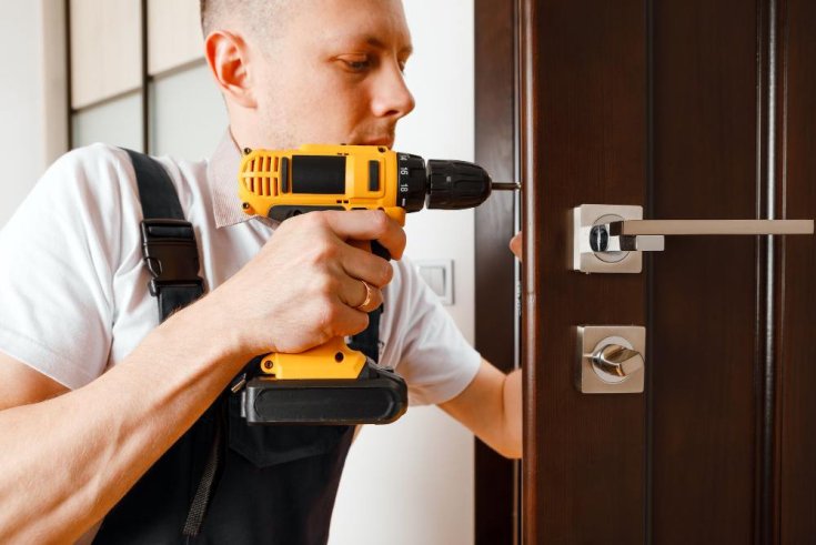 How to Avoid Locksmith Scams: 5 Red Flags to Watch For