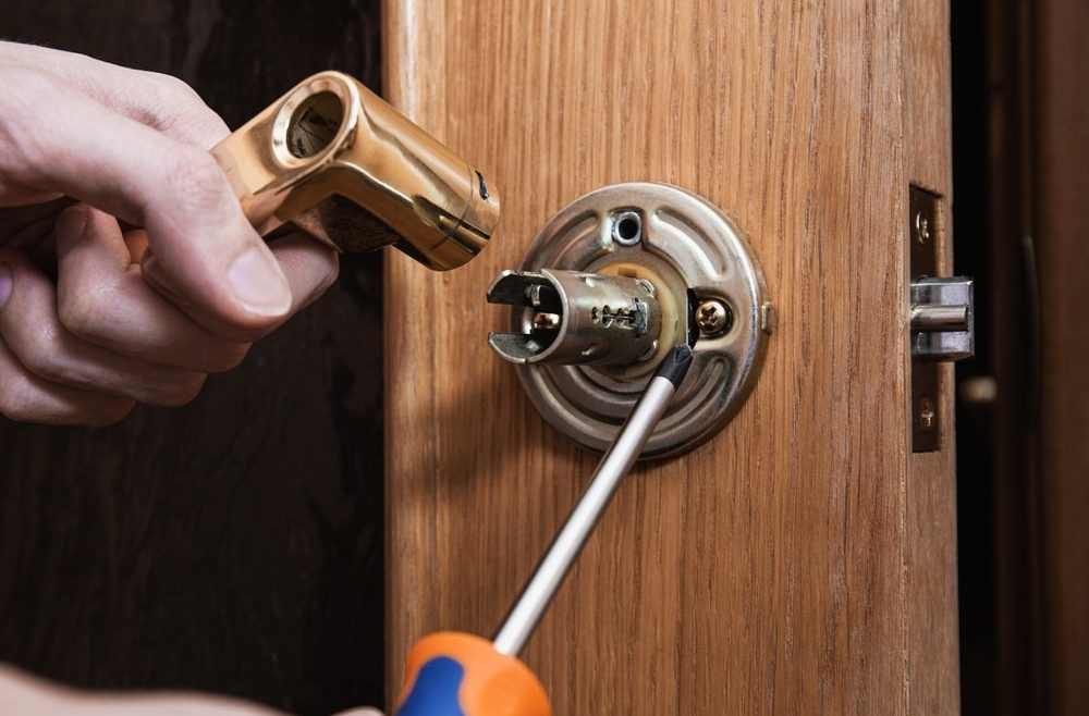 Can a Locksmith Change a Door Lock?